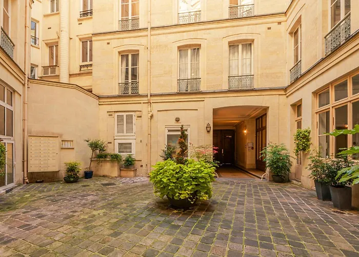 1Min Walk From Champs Elysees - Avenue Montaigne - Ac - Self-Checkin - Working Desk