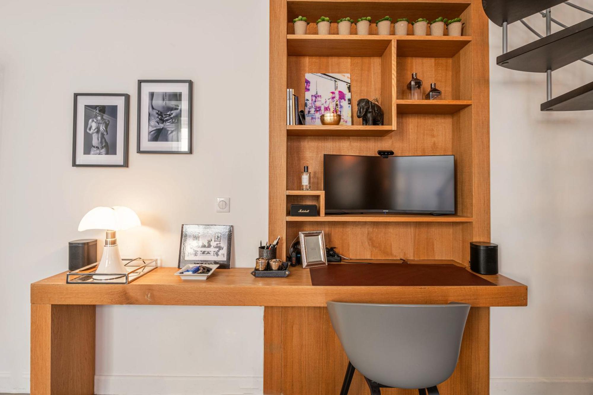 Appartamento 1min Walk From Champs Elysees - Avenue Montaigne - Ac - Self-checkin - Working Desk